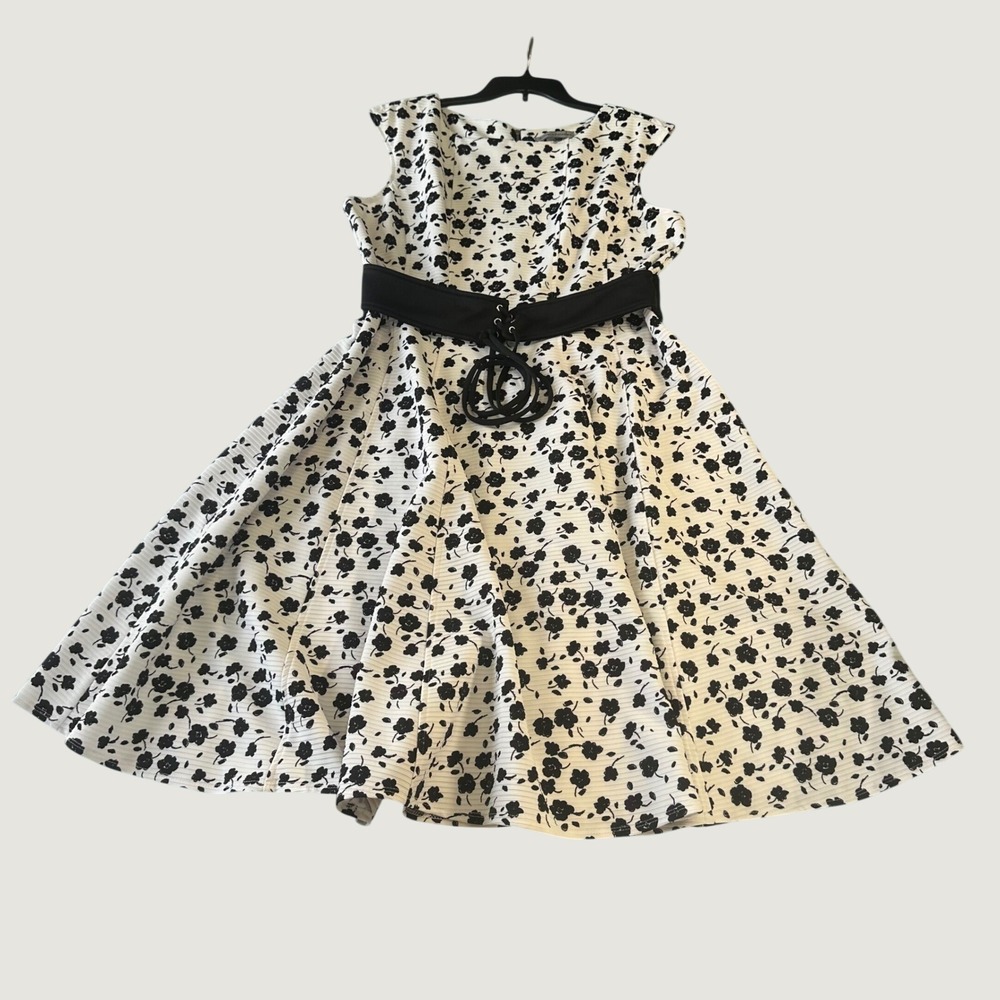 Danny and Nicole Black White Floral Fit Flare Dress with Corset Belt Size 18